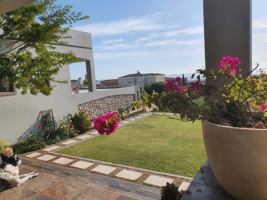 4 Bedroom Property for Sale in Myburgh Park Western Cape